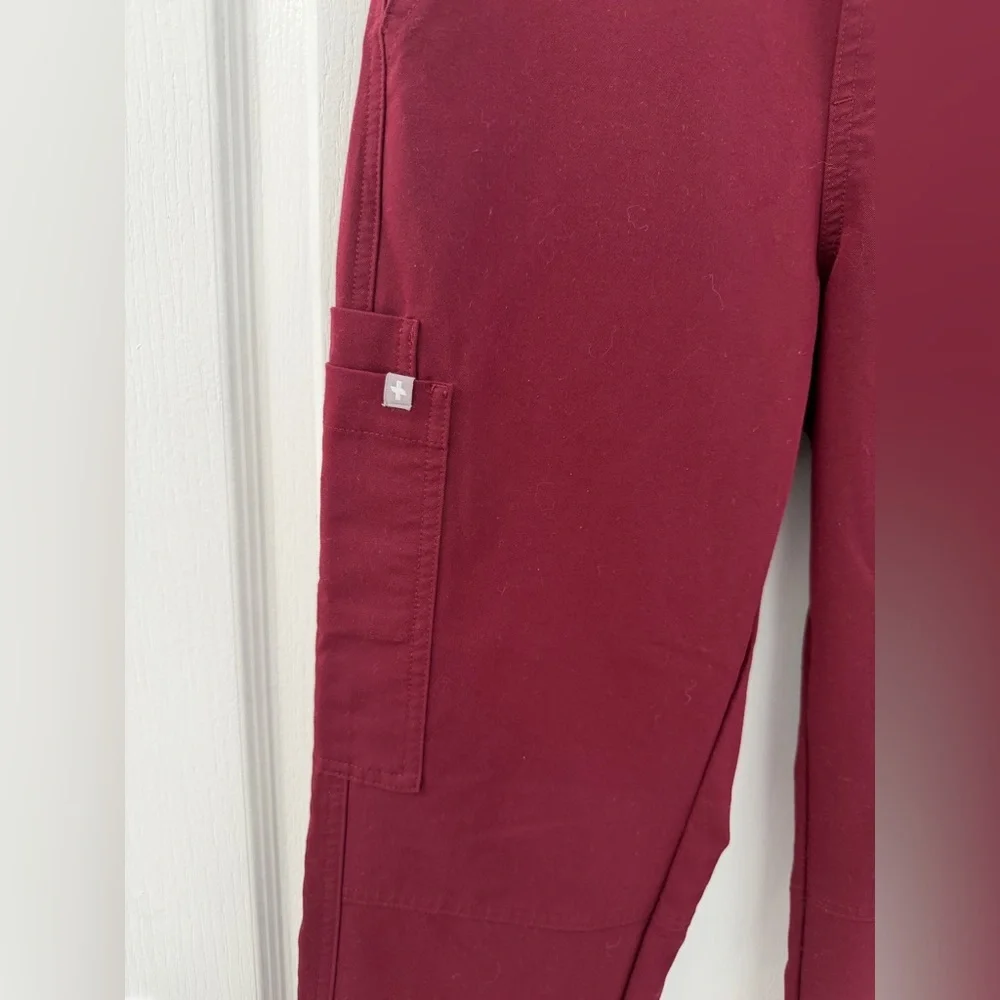 Figs Axim Scrub Men's Burgundy Pants (Size S)